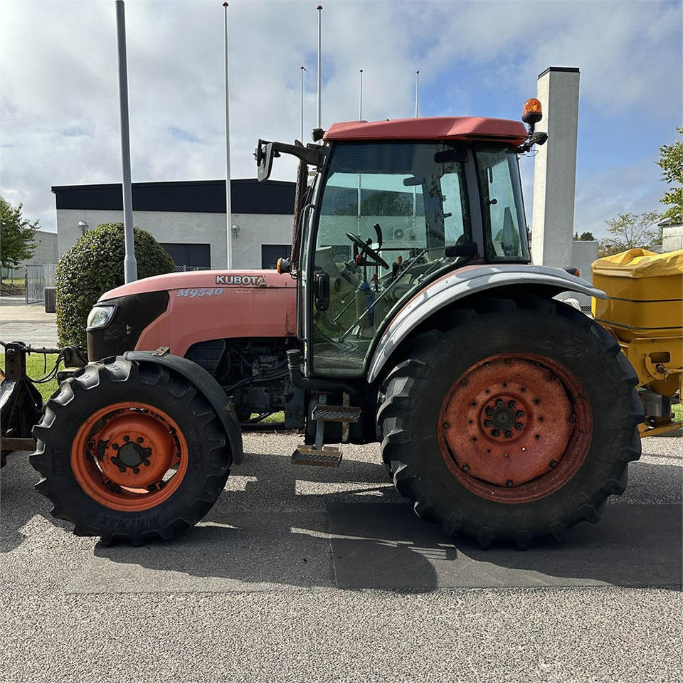 Kubota M 9540 2/4 WD - جرار: صورة 4 Kubota M 9540 2/4 WD - جرار: صورة 4