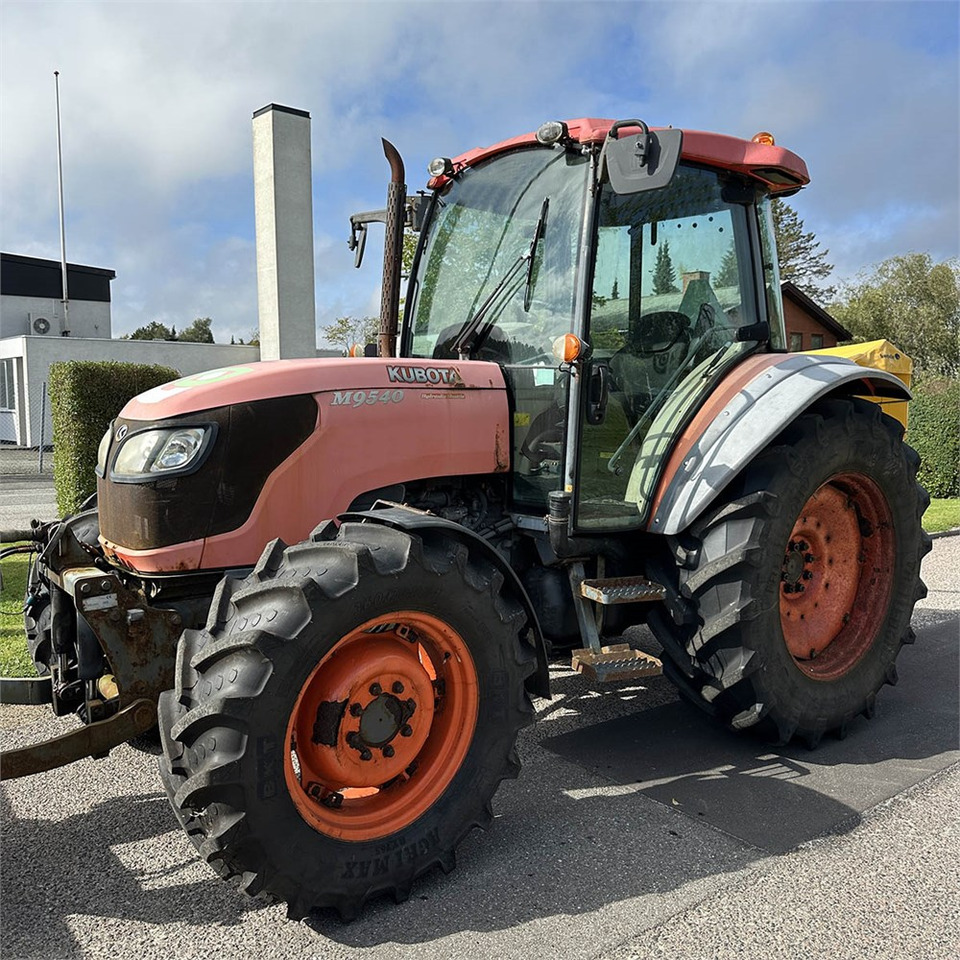 Kubota M 9540 2/4 WD - جرار: صورة 1 Kubota M 9540 2/4 WD - جرار: صورة 1