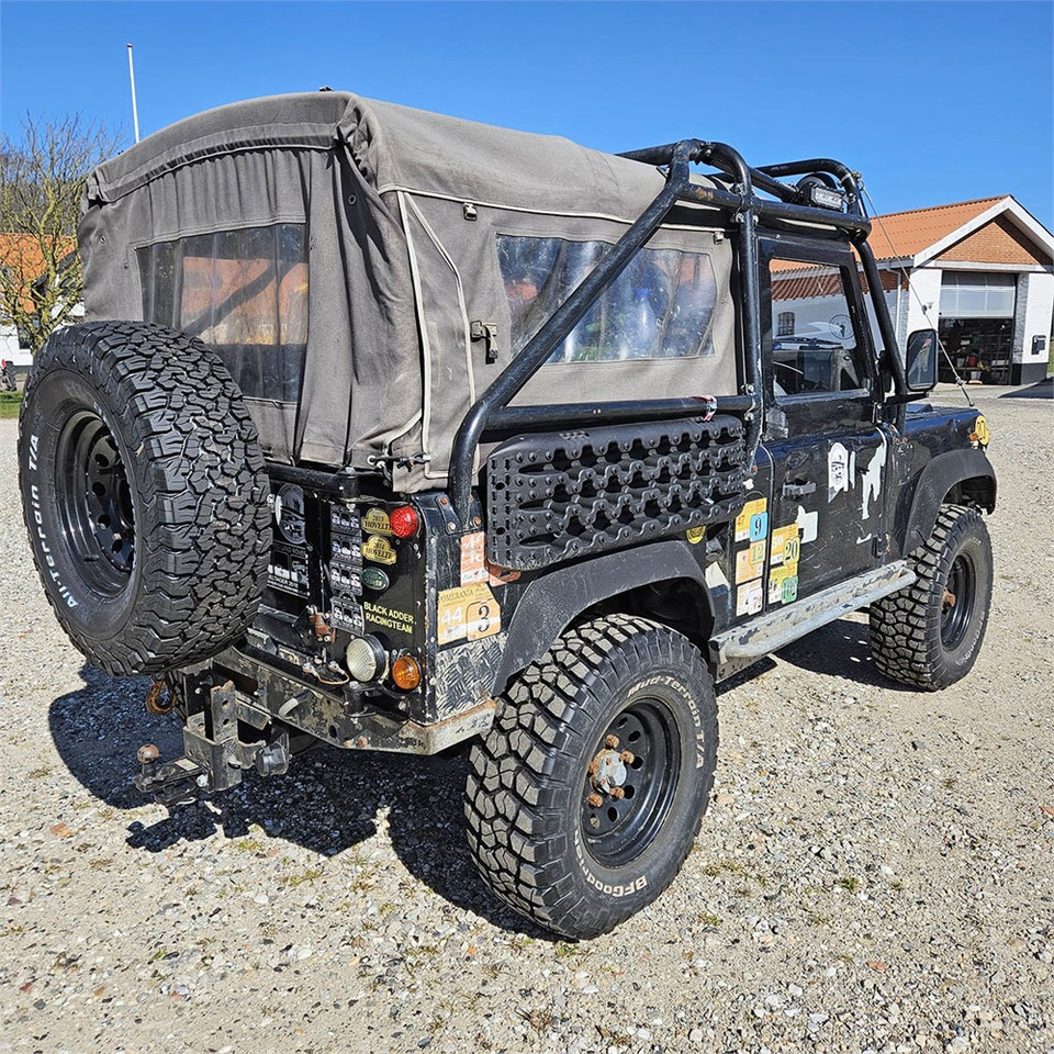 Land Rover Defender 90 - سيارة دفع رباعي: صورة 4 Land Rover Defender 90 - سيارة دفع رباعي: صورة 4