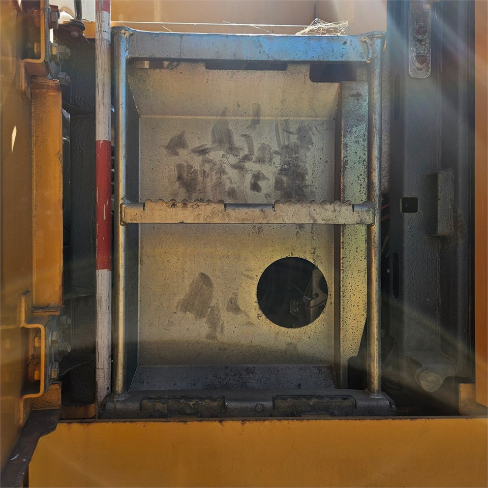 حفار زحاف Liebherr R922 LC: صورة 39 حفار زحاف Liebherr R922 LC: صورة 39