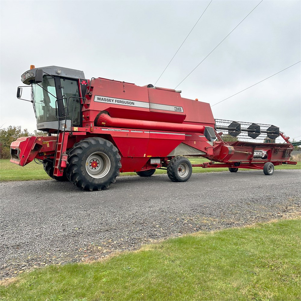 Massey Ferguson 36 - حصادة: صورة 1 Massey Ferguson 36 - حصادة: صورة 1