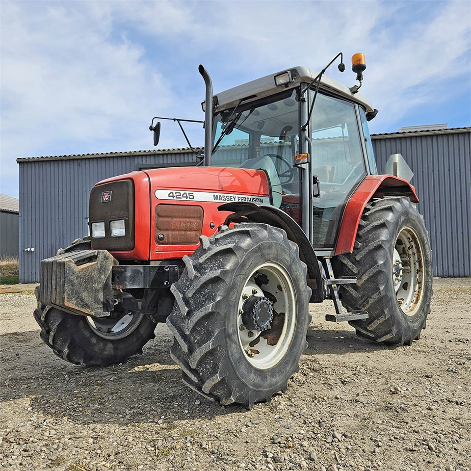 Massey Ferguson 4245 - جرار: صورة 3 Massey Ferguson 4245 - جرار: صورة 3