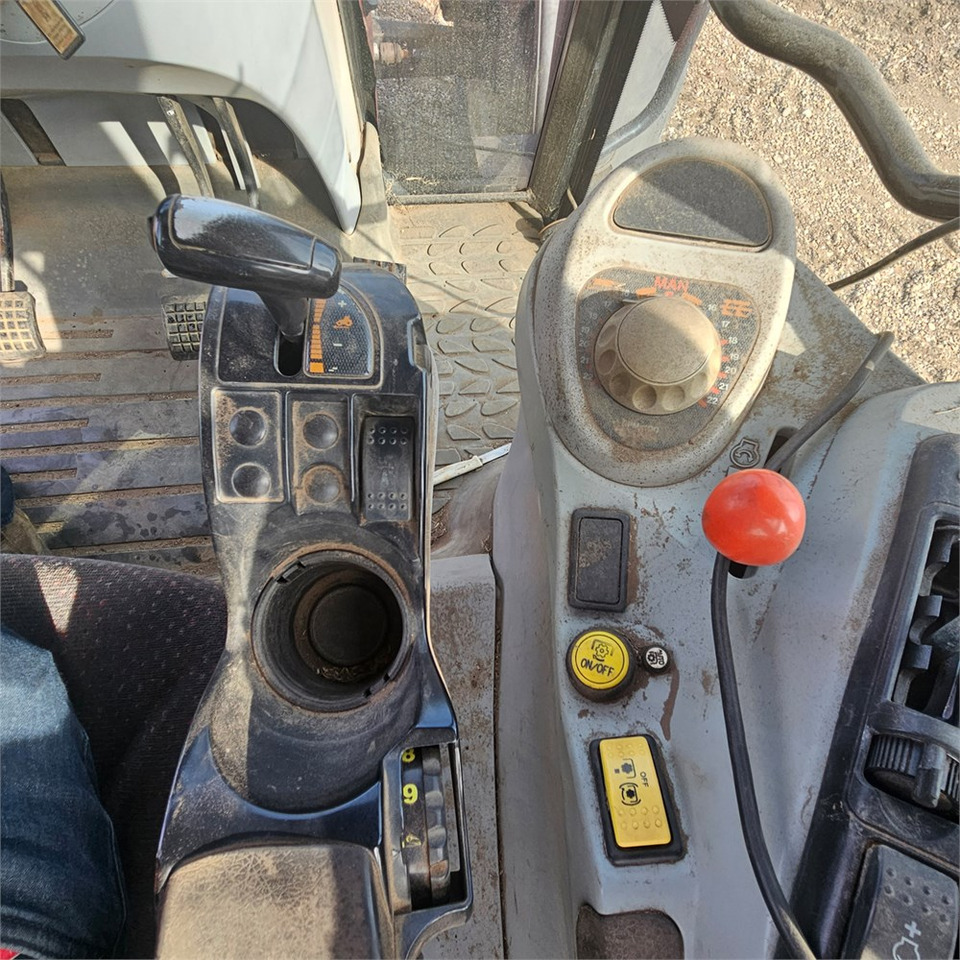 جرار Massey Ferguson 6480 Dyna-6: صورة 12
