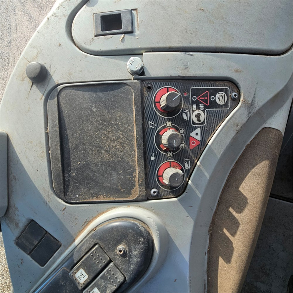 جرار Massey Ferguson 6480 Dyna-6: صورة 13