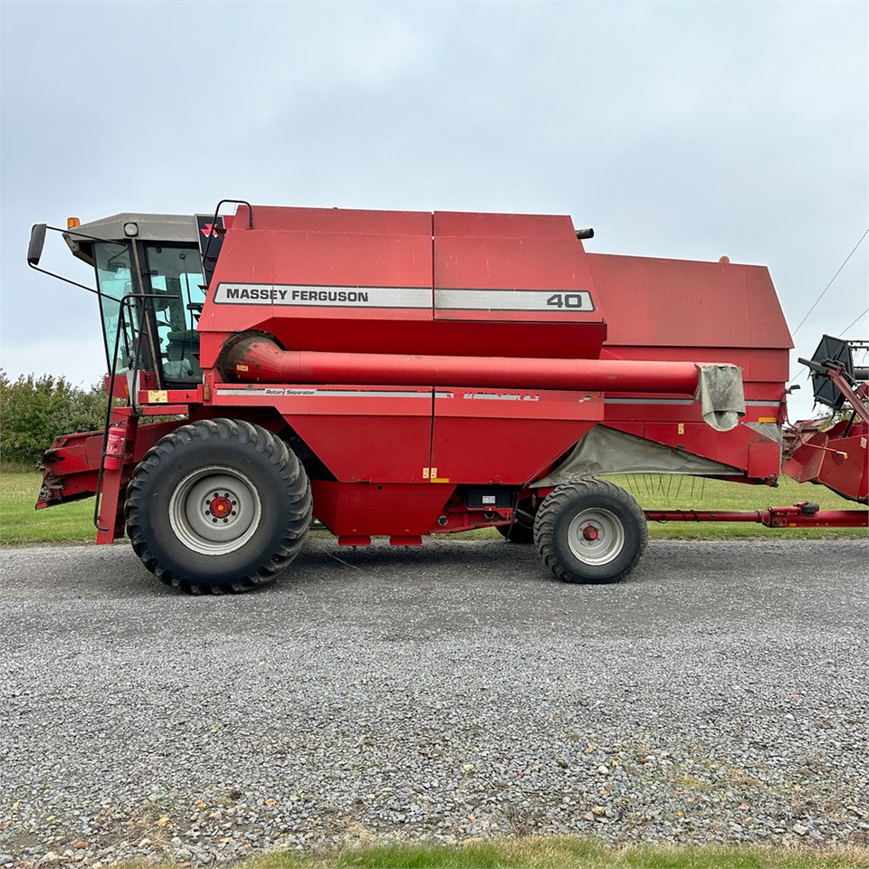 Massey Ferguson MF40 - حصادة: صورة 2 Massey Ferguson MF40 - حصادة: صورة 2
