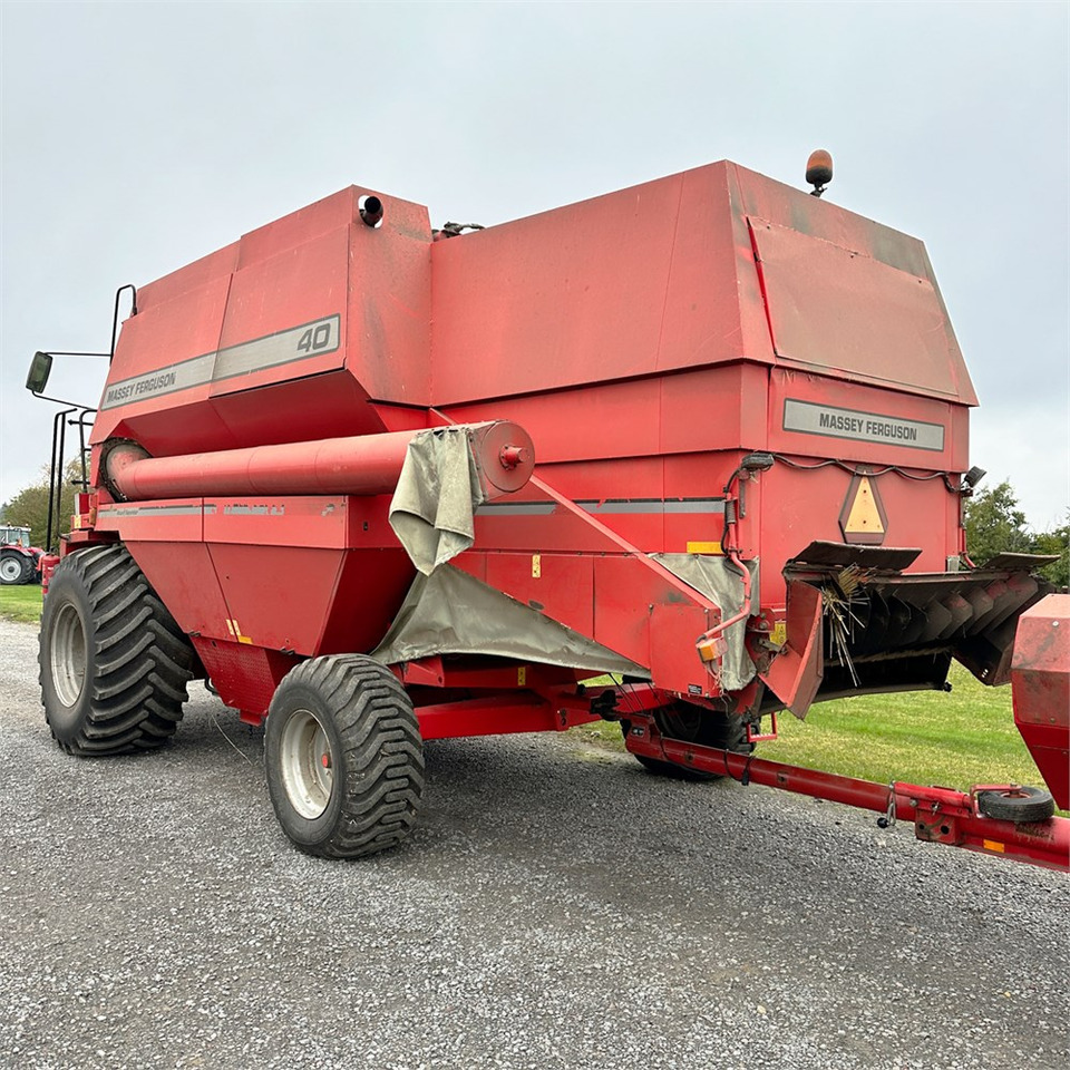 Massey Ferguson MF40 - حصادة: صورة 4 Massey Ferguson MF40 - حصادة: صورة 4