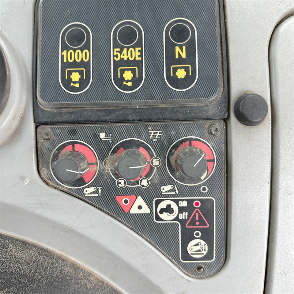 جرار Massey Ferguson MF8460 Dyna-VT: صورة 14