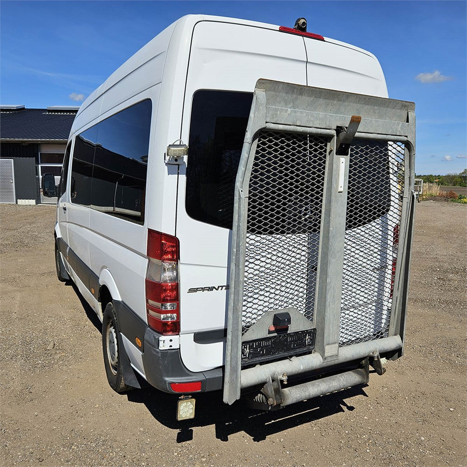 Mercedes Sprinter 316 CDI - ميكروباص: صورة 4 Mercedes Sprinter 316 CDI - ميكروباص: صورة 4