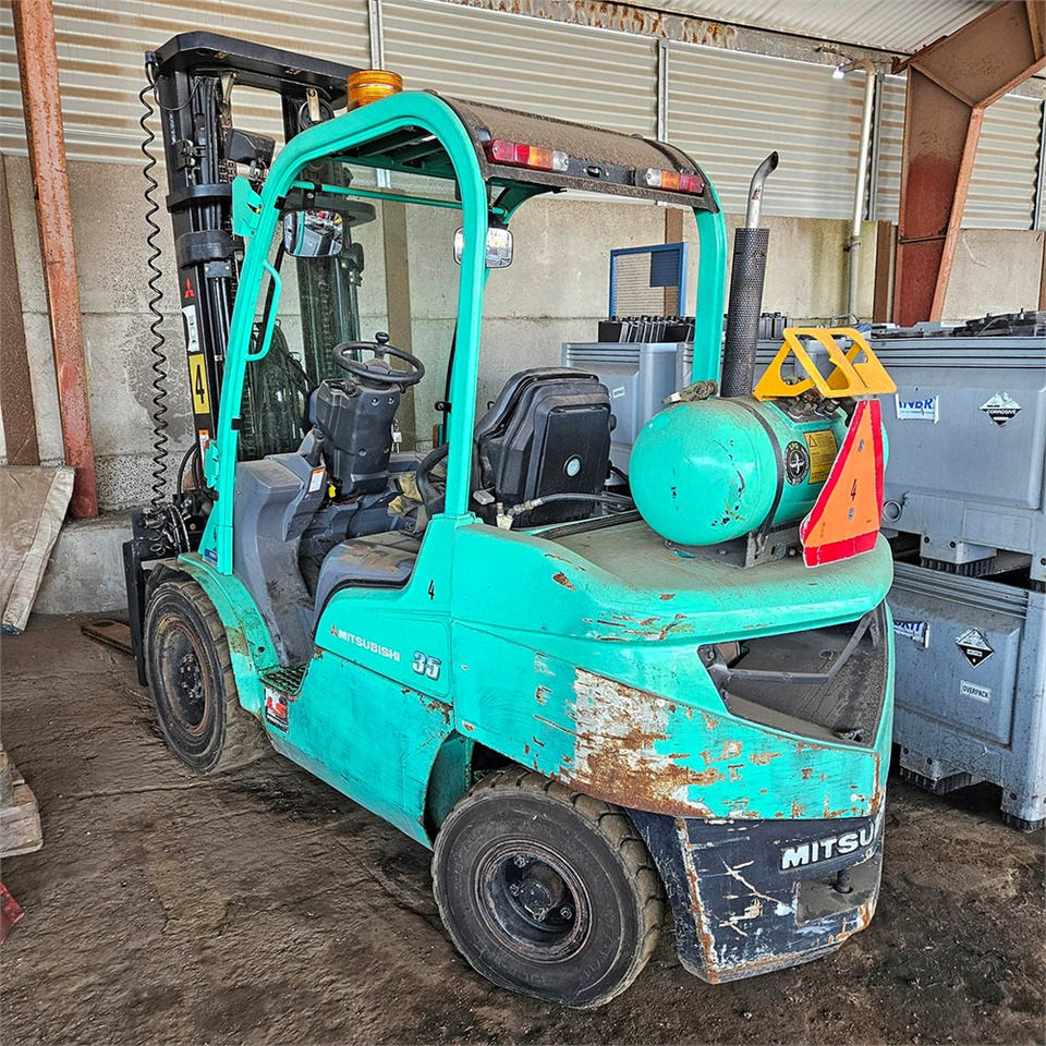 Mitsubishi FG35N - رافعة شوكية: صورة 3 Mitsubishi FG35N - رافعة شوكية: صورة 3