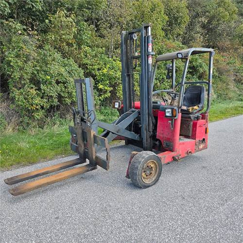 Moffett M4 25.3 - رافعة شوكية مثبتة على شاحنة: صورة 3 Moffett M4 25.3 - رافعة شوكية مثبتة على شاحنة: صورة 3