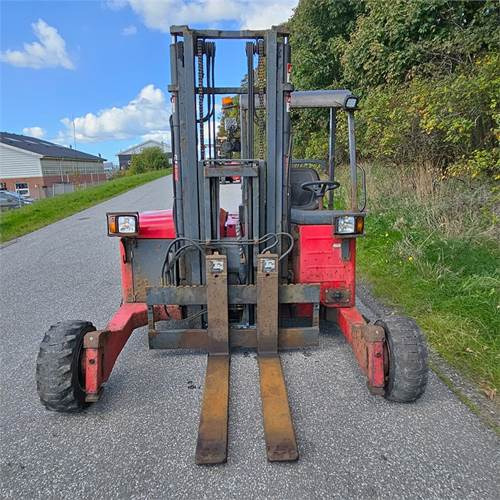 Moffett M4 25.3 - رافعة شوكية مثبتة على شاحنة: صورة 2 Moffett M4 25.3 - رافعة شوكية مثبتة على شاحنة: صورة 2