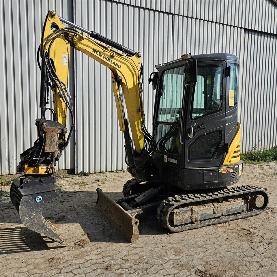 New Holland E26C - حفارة مُصَّغرة: صورة 3 New Holland E26C - حفارة مُصَّغرة: صورة 3