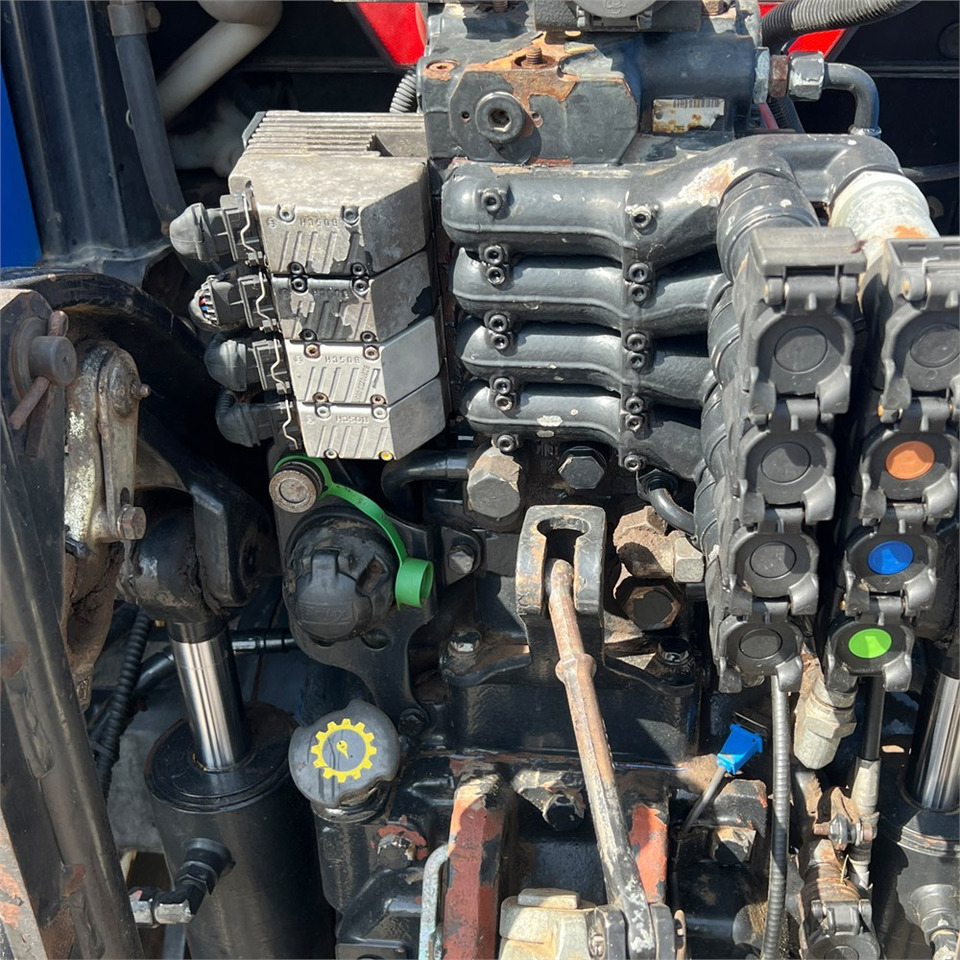 جرار New Holland T6050: صورة 36