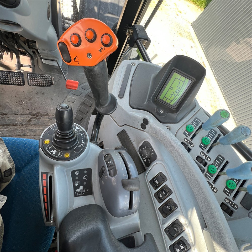 جرار New Holland T6050: صورة 21