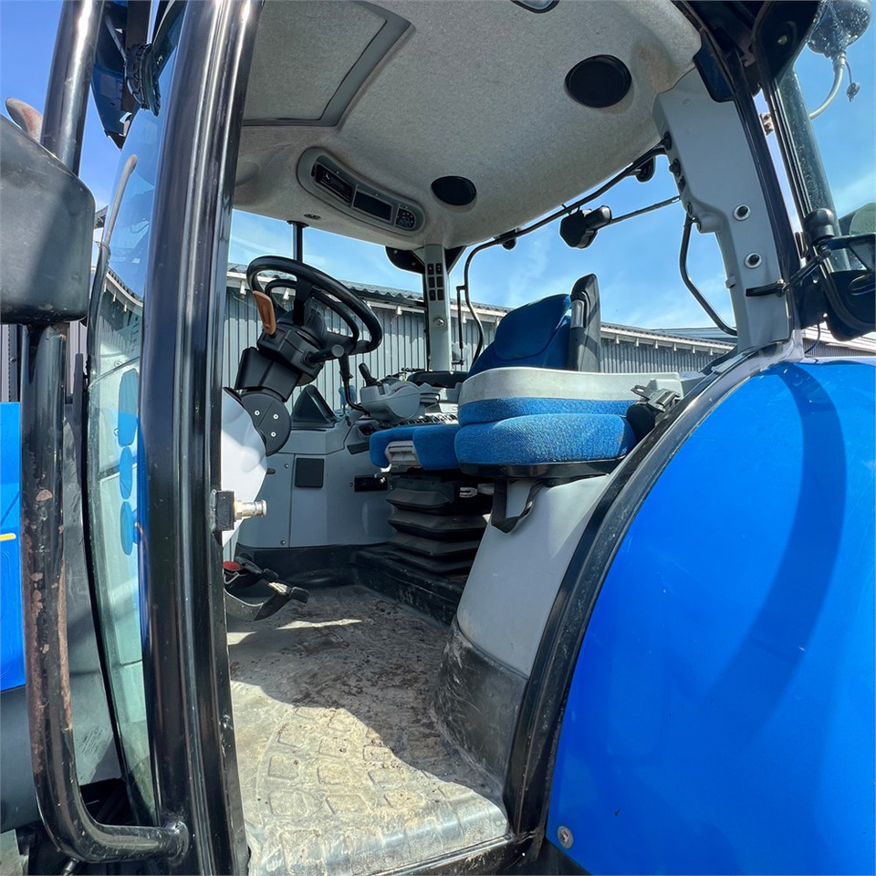 جرار New Holland T6050: صورة 16