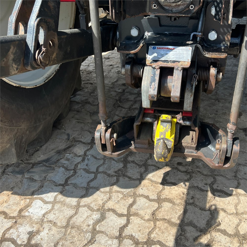 جرار New Holland T6050: صورة 35