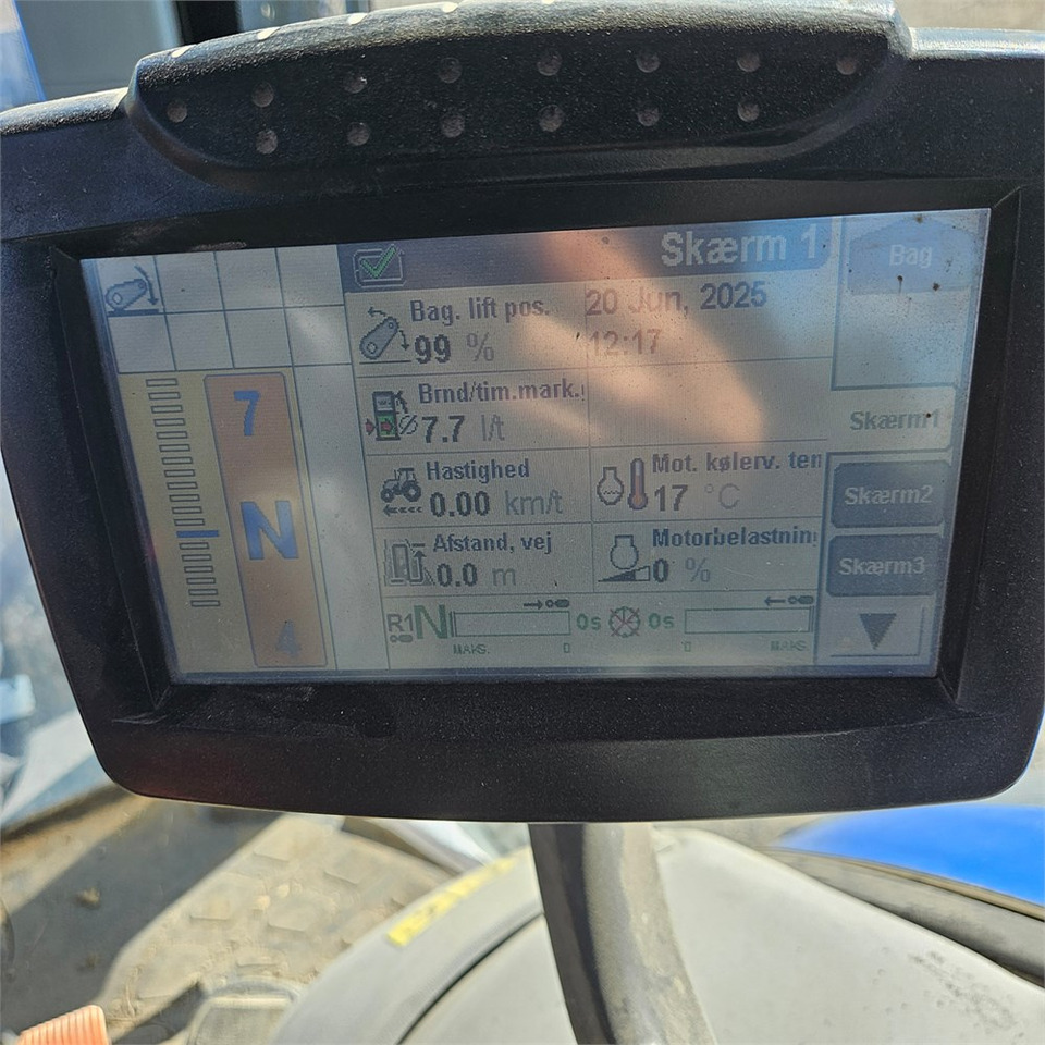 جرار New Holland T7.235 Power Command: صورة 16