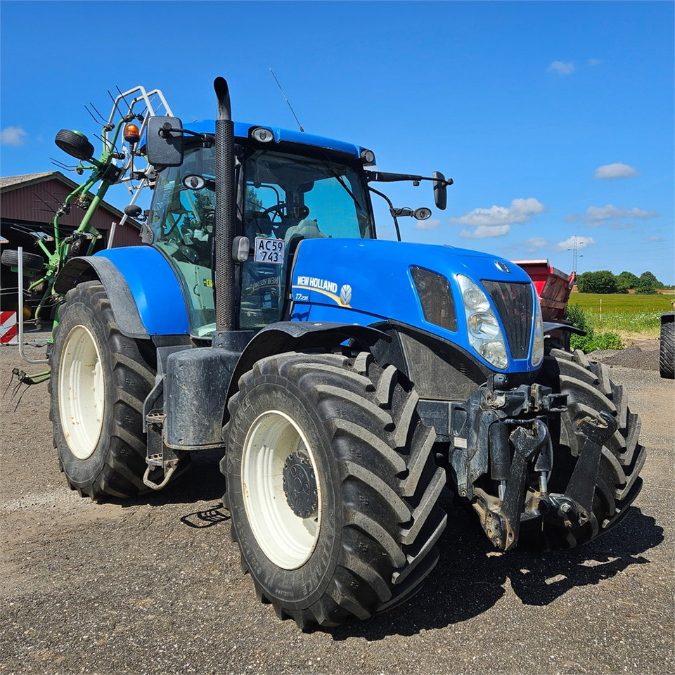 New Holland T7.235 Power Command - جرار: صورة 1 New Holland T7.235 Power Command - جرار: صورة 1