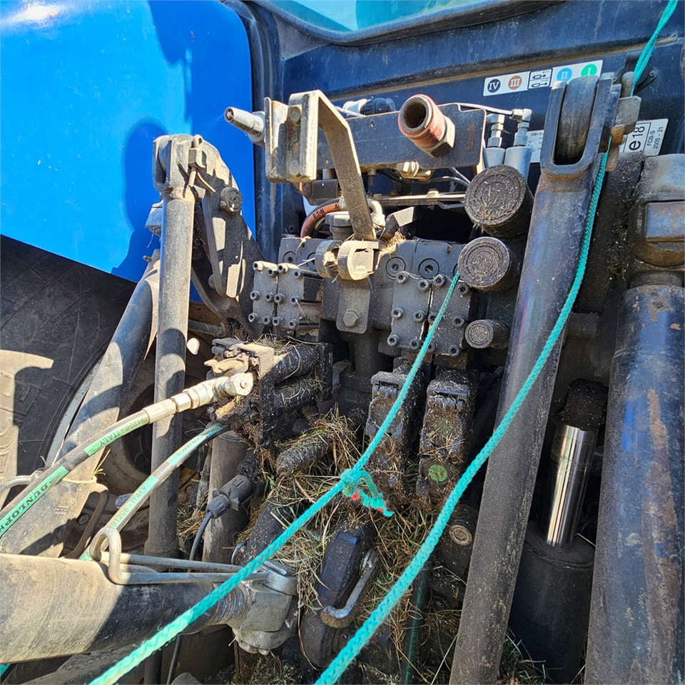 جرار New Holland T7.235 Power Command: صورة 34