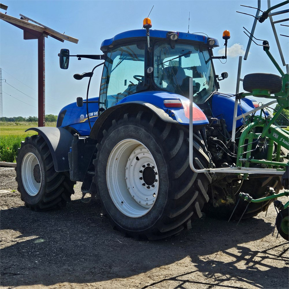 New Holland T7.235 Power Command - جرار: صورة 4 New Holland T7.235 Power Command - جرار: صورة 4