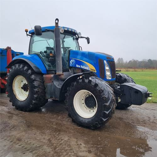 New Holland T8050 Class 5 - جرار: صورة 1 New Holland T8050 Class 5 - جرار: صورة 1