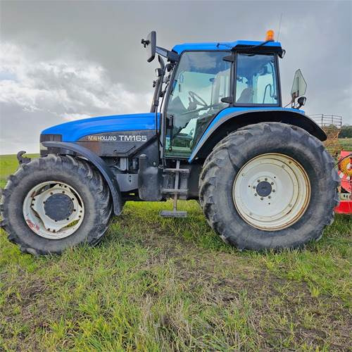 New Holland TM165 - جرار: صورة 1 New Holland TM165 - جرار: صورة 1
