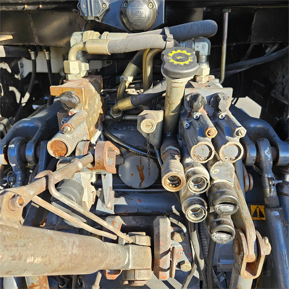 New Holland TS 100 New Holland TS 100: صورة 30 New Holland TS 100 New Holland TS 100: صورة 30