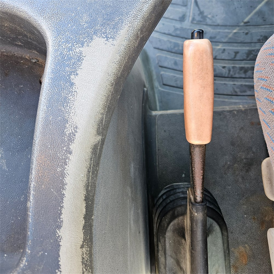 New Holland TS 100 New Holland TS 100: صورة 19 New Holland TS 100 New Holland TS 100: صورة 19