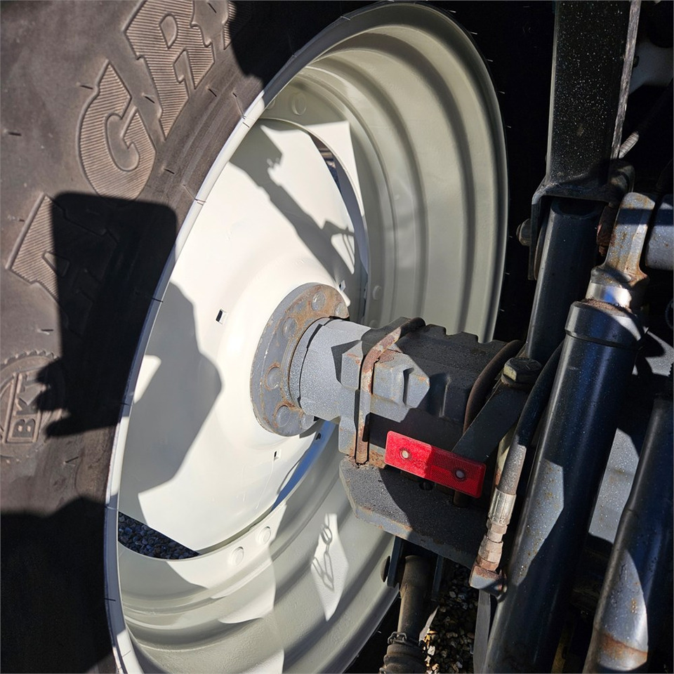 New Holland TS 100 New Holland TS 100: صورة 47 New Holland TS 100 New Holland TS 100: صورة 47