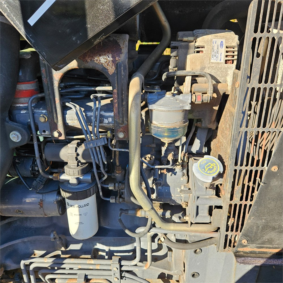 New Holland TS 100 New Holland TS 100: صورة 33 New Holland TS 100 New Holland TS 100: صورة 33