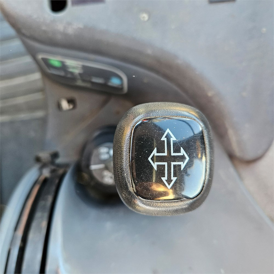 New Holland TS 100 New Holland TS 100: صورة 15 New Holland TS 100 New Holland TS 100: صورة 15