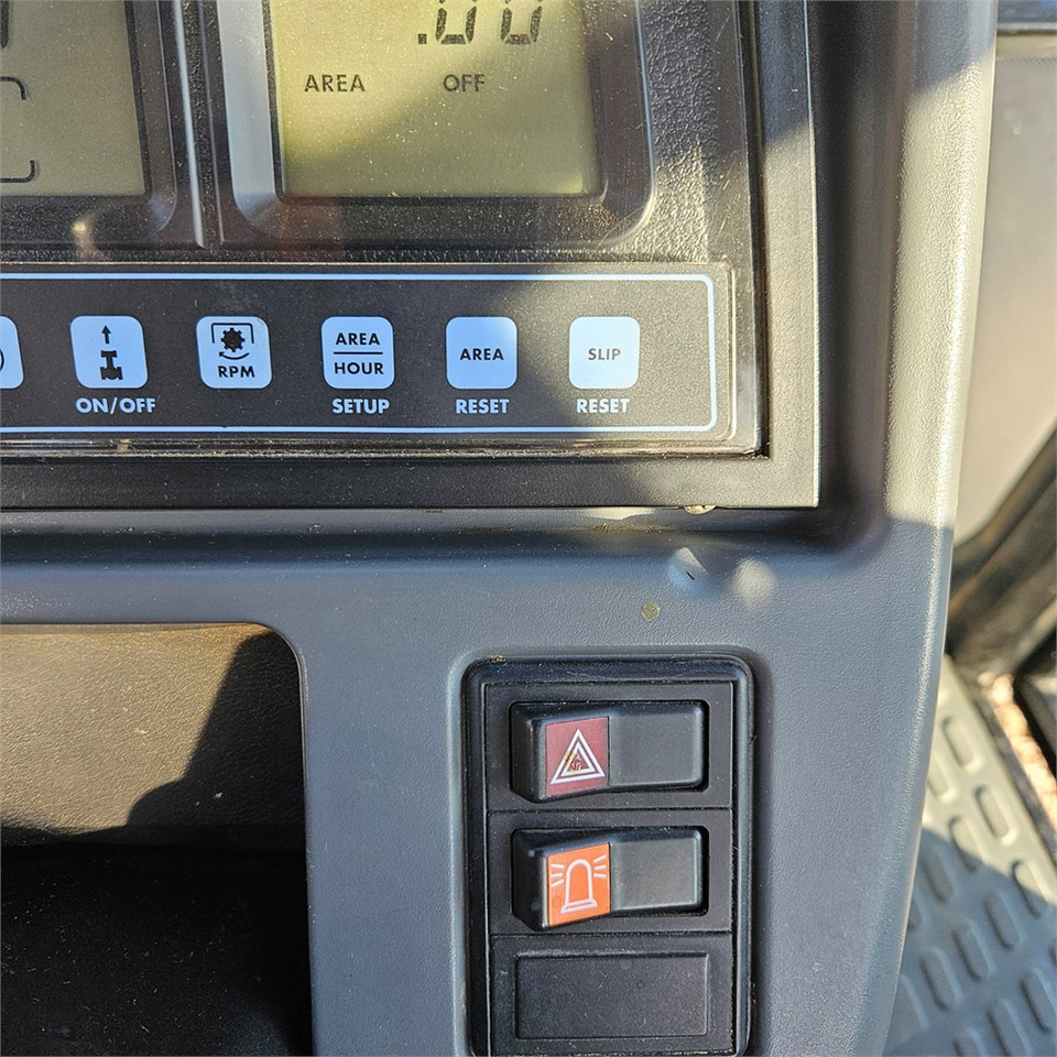 New Holland TS 100 New Holland TS 100: صورة 22 New Holland TS 100 New Holland TS 100: صورة 22