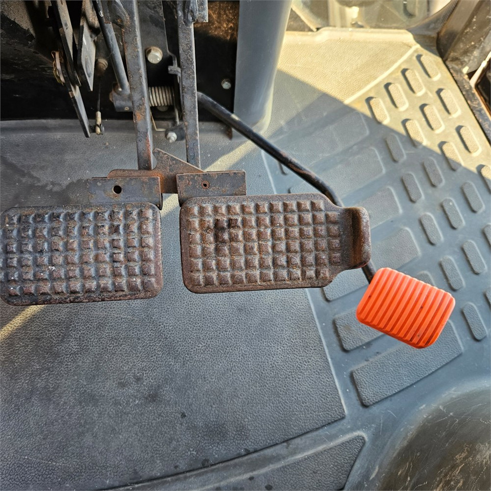 New Holland TS 100 New Holland TS 100: صورة 23 New Holland TS 100 New Holland TS 100: صورة 23