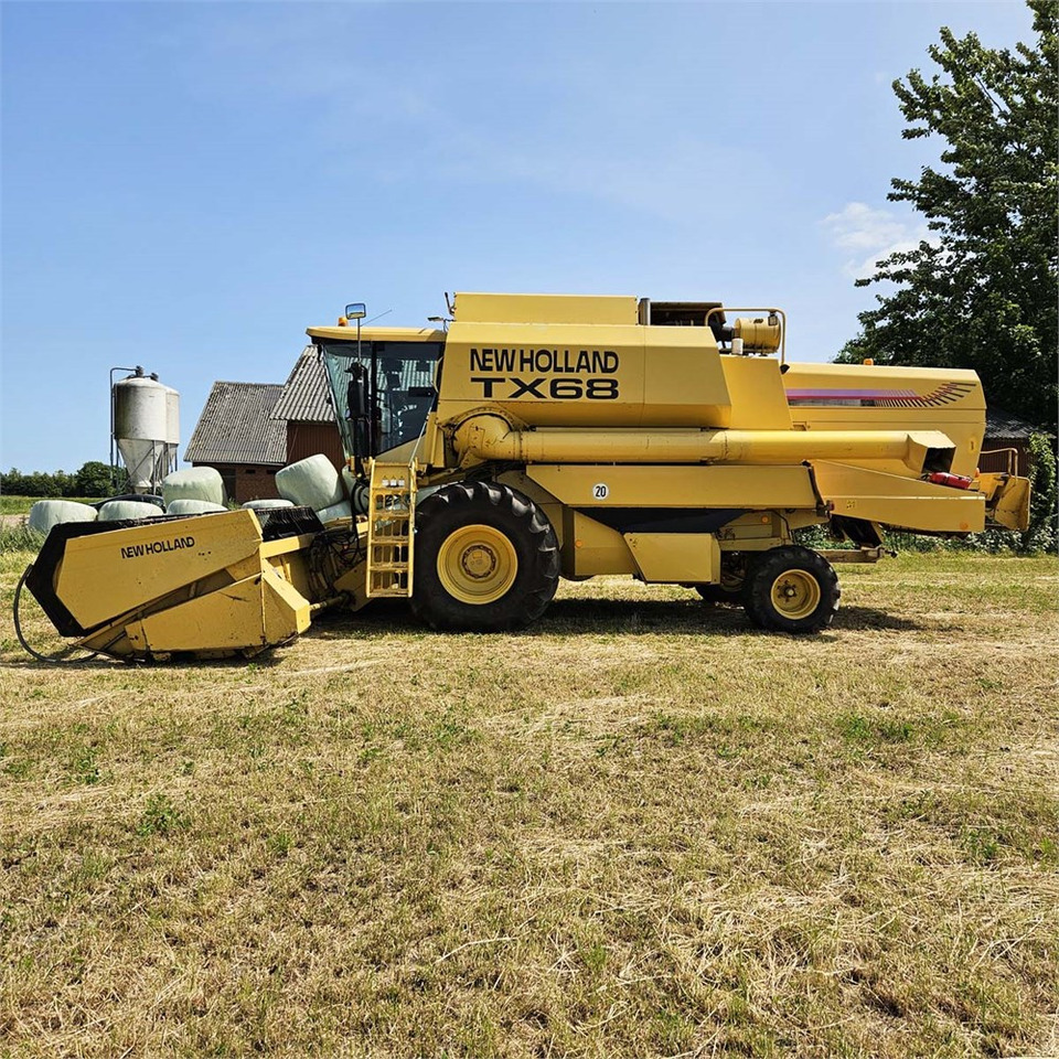 New Holland TX68 - حصادة: صورة 2 New Holland TX68 - حصادة: صورة 2