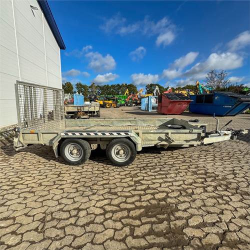 Nugent P3718 - مقطورة سيارة: صورة 3 Nugent P3718 - مقطورة سيارة: صورة 3