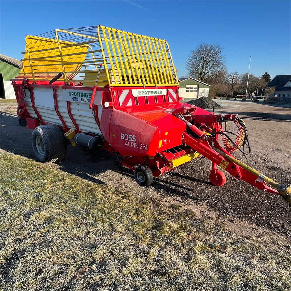 Pöttinger Boss Alpine 251 - معدات تيبيس التبن: صورة 4 Pöttinger Boss Alpine 251 - معدات تيبيس التبن: صورة 4