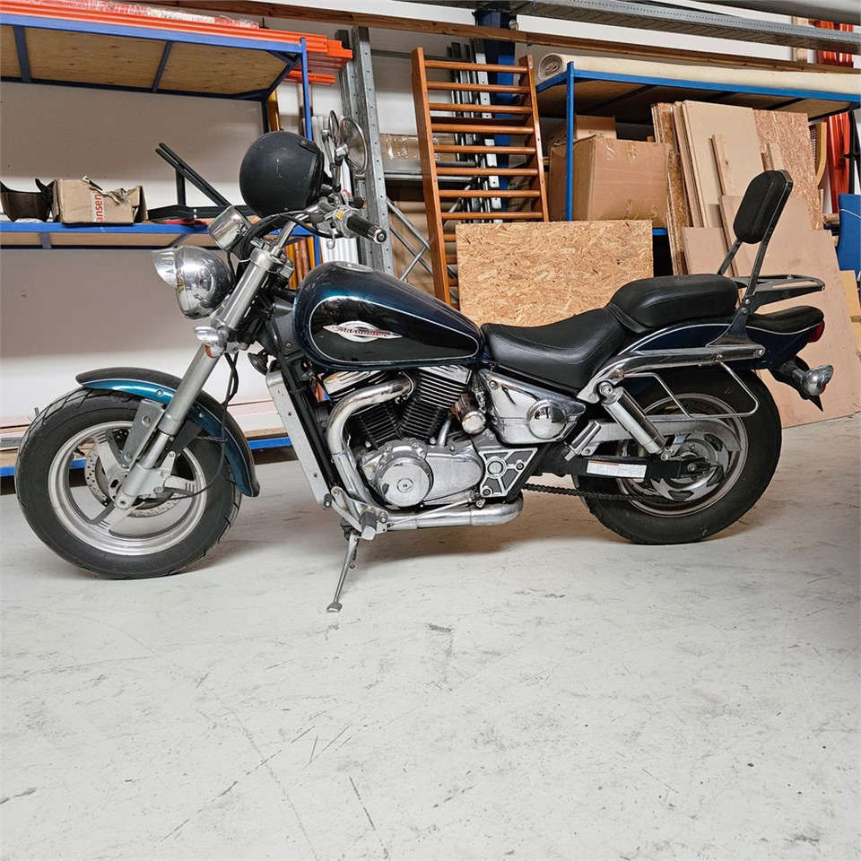 Suzuki Marauder VZ 800 - دراجة نارية: صورة 2 Suzuki Marauder VZ 800 - دراجة نارية: صورة 2