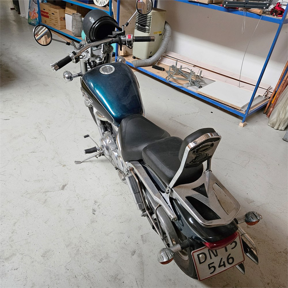 Suzuki Marauder VZ 800 - دراجة نارية: صورة 3 Suzuki Marauder VZ 800 - دراجة نارية: صورة 3