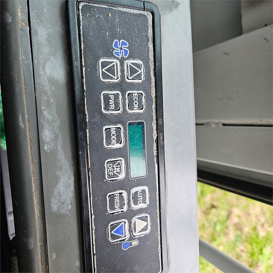 حفار زحاف Takeuchi TB1140: صورة 15