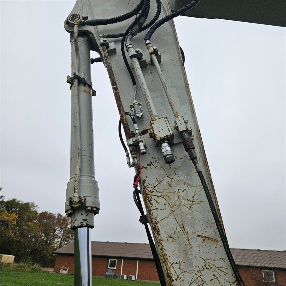 حفار زحاف Takeuchi TB1140: صورة 31