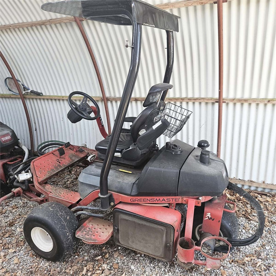 Toro Greensmaster 3250-D - جزازة أعشاب الحدائق: صورة 1 Toro Greensmaster 3250-D - جزازة أعشاب الحدائق: صورة 1