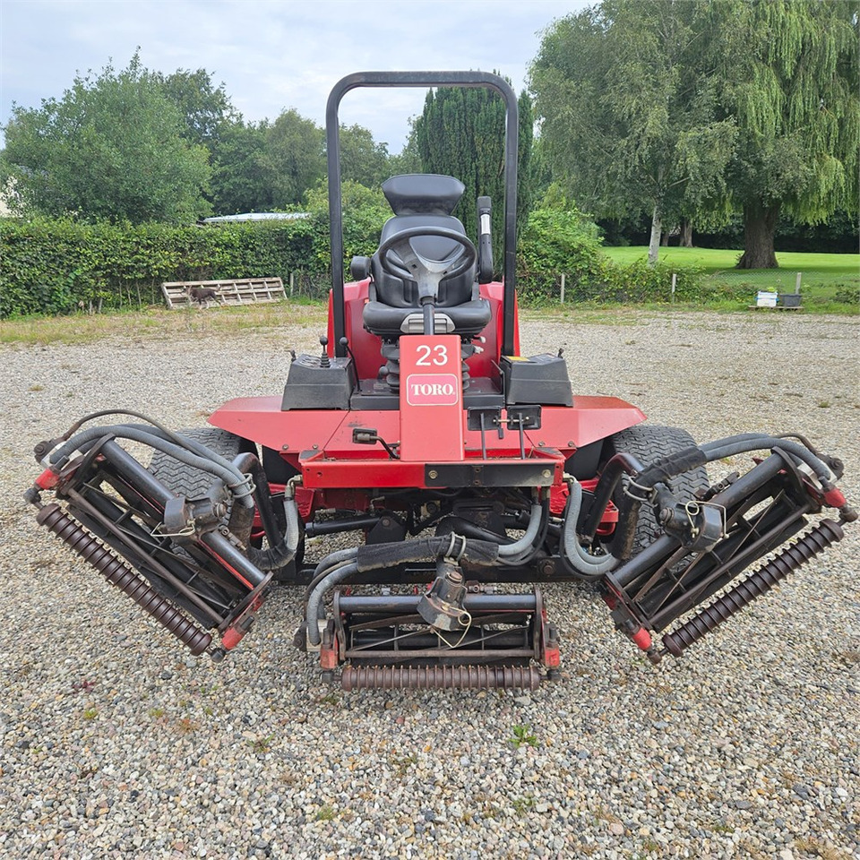Toro Reelmaster 6500 D - جزازة أعشاب الحدائق: صورة 1 Toro Reelmaster 6500 D - جزازة أعشاب الحدائق: صورة 1