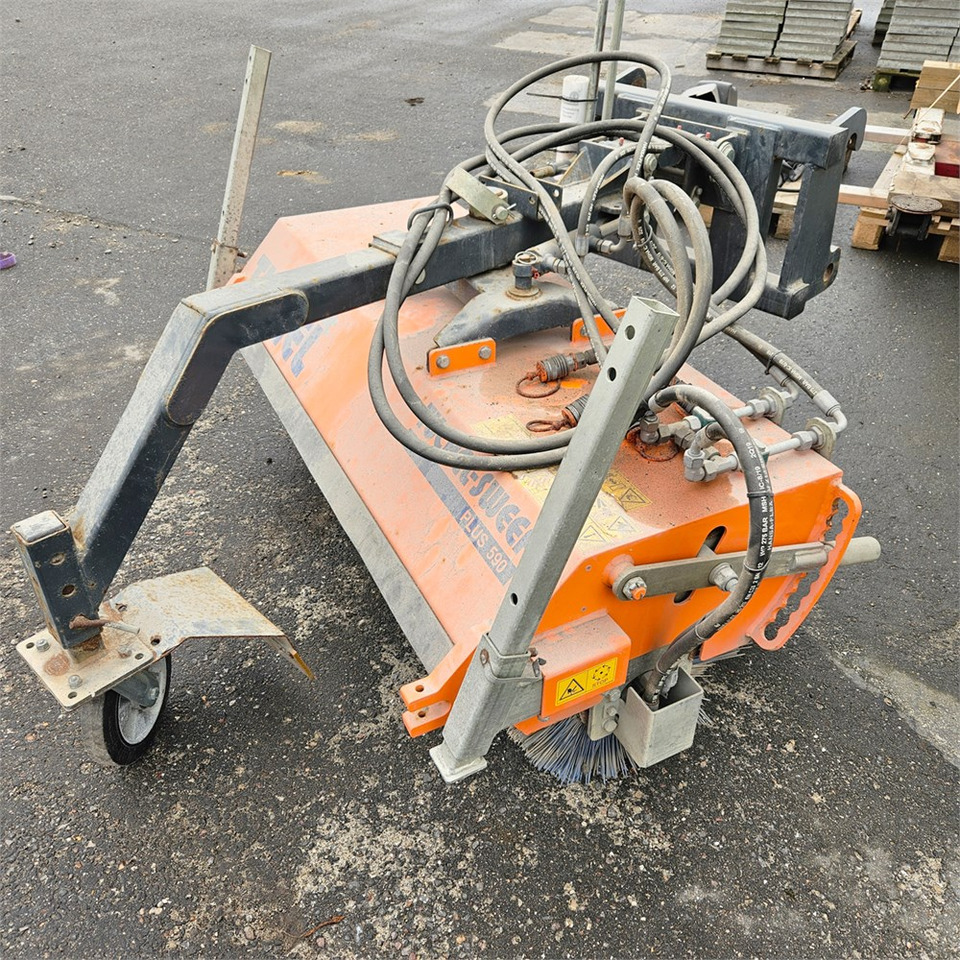 Tuchel Plus 590 - 135 - مكنسة: صورة 3 Tuchel Plus 590 - 135 - مكنسة: صورة 3