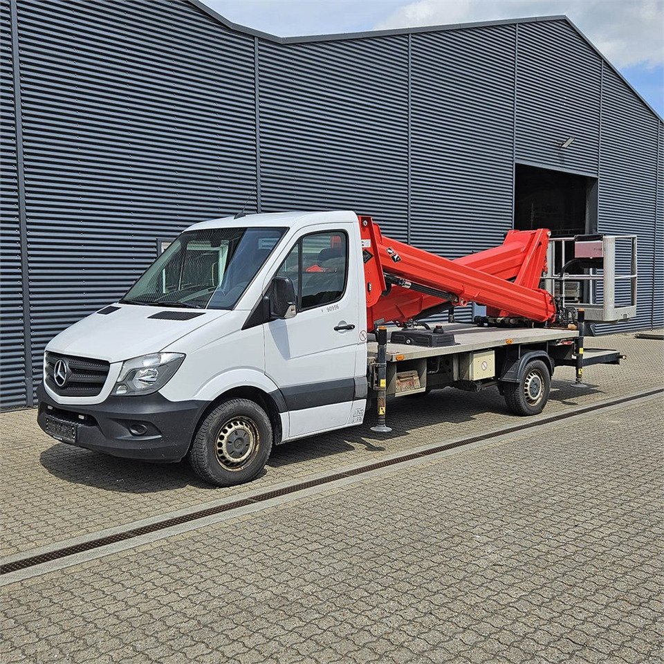 Versalift VTX-240 - منصة تلسكوبية محمولة على شاحنة: صورة 4 Versalift VTX-240 - منصة تلسكوبية محمولة على شاحنة: صورة 4