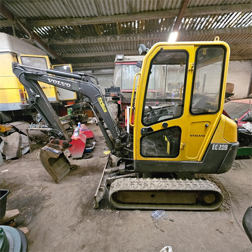 Volvo EC20 B XTV - حفارة مُصَّغرة: صورة 1 Volvo EC20 B XTV - حفارة مُصَّغرة: صورة 1