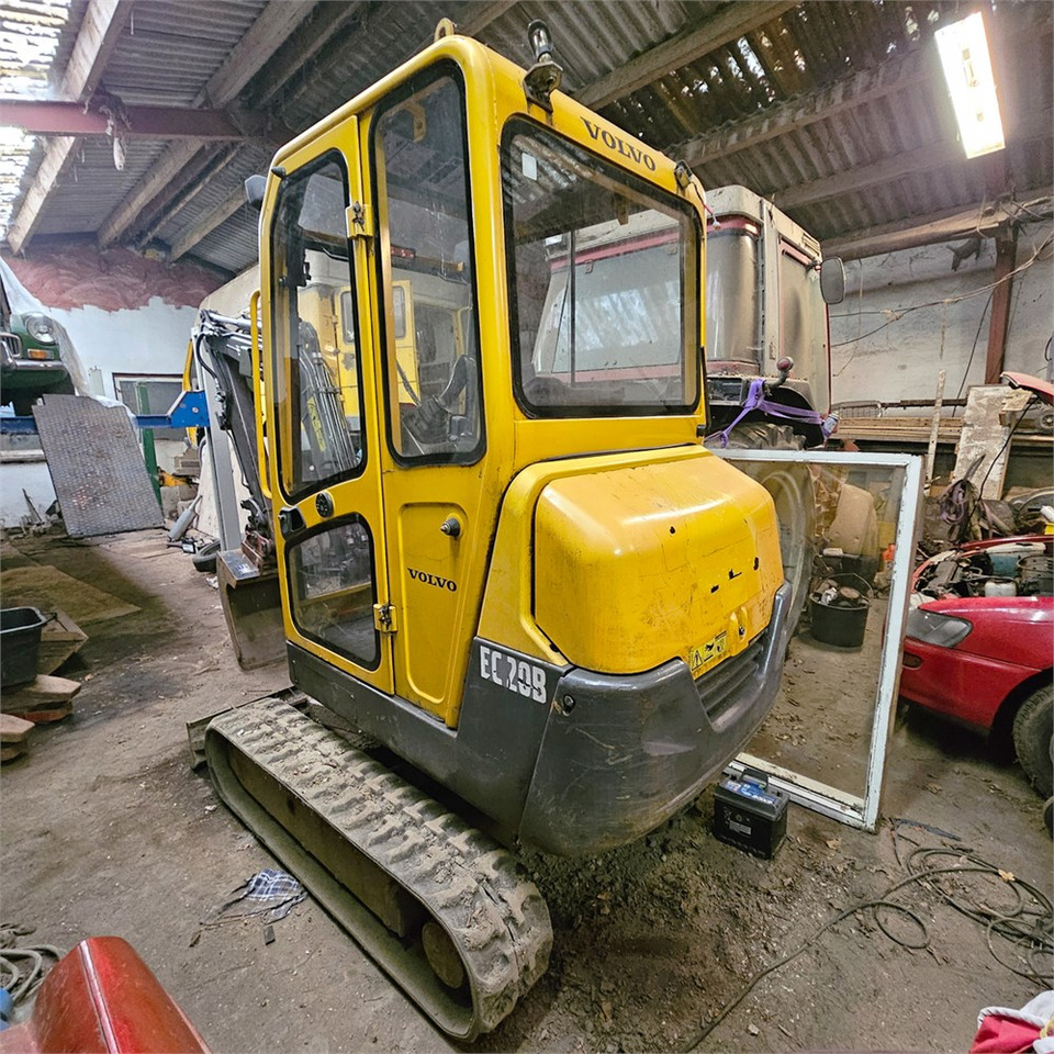 Volvo EC20 B XTV - حفارة مُصَّغرة: صورة 2 Volvo EC20 B XTV - حفارة مُصَّغرة: صورة 2