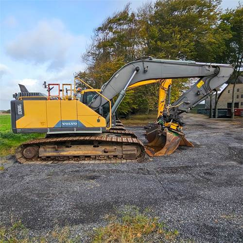 Volvo EC300 EL - آليات: صورة 2 Volvo EC300 EL - آليات: صورة 2