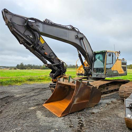 Volvo EC300 EL - آليات: صورة 3 Volvo EC300 EL - آليات: صورة 3