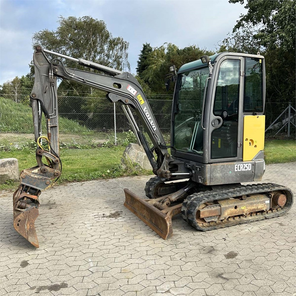 Volvo ECR25 D - حفارة مُصَّغرة: صورة 1 Volvo ECR25 D - حفارة مُصَّغرة: صورة 1