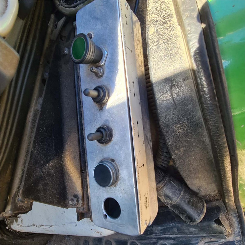 شاحنة - نظام الكابلات Volvo FL612: صورة 12 شاحنة - نظام الكابلات Volvo FL612: صورة 12